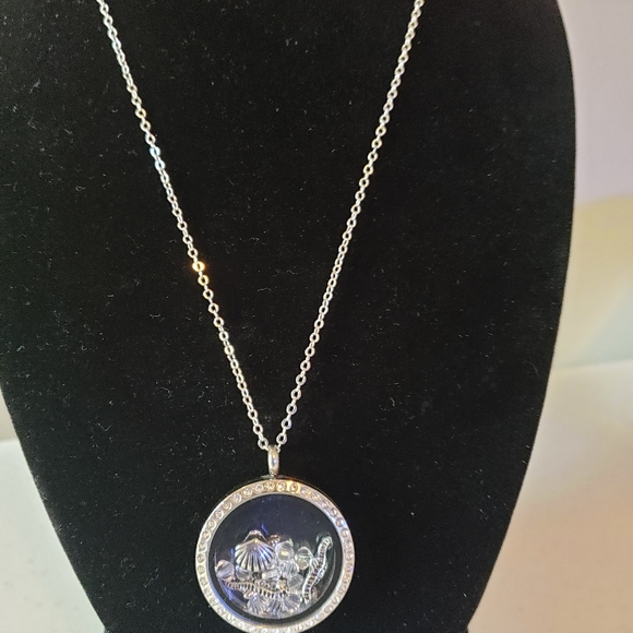 Charm NECKLACE - Picture 3 of 3